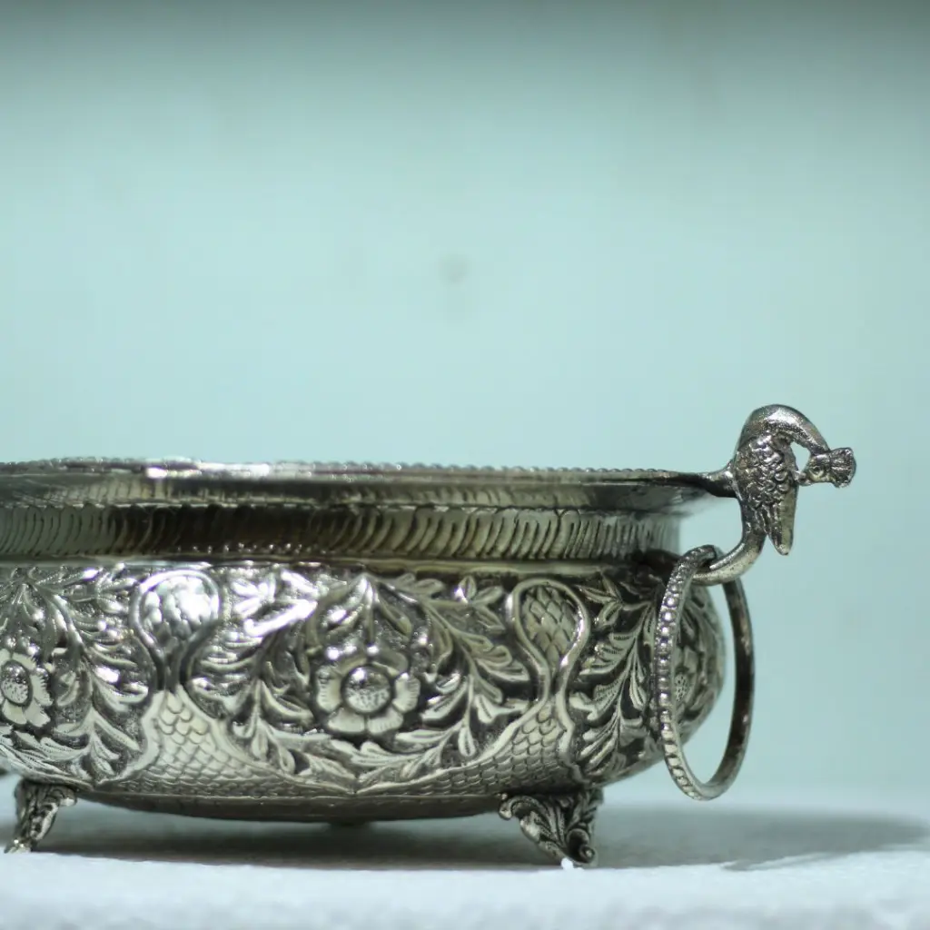 viharkriti Brass Urli img 5.webp