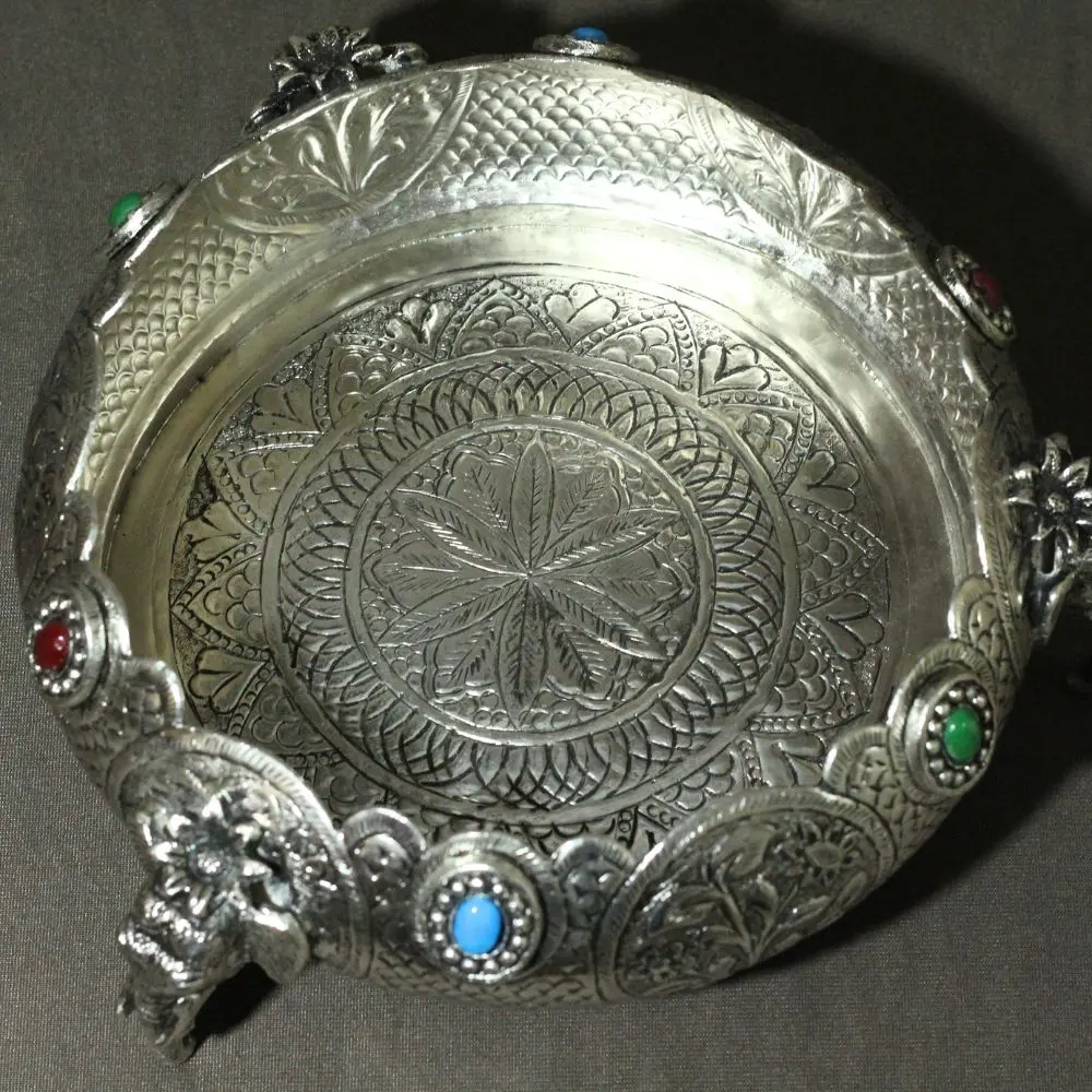 viharkriti Brass Elephant Urli 9 Inch img 2.webp