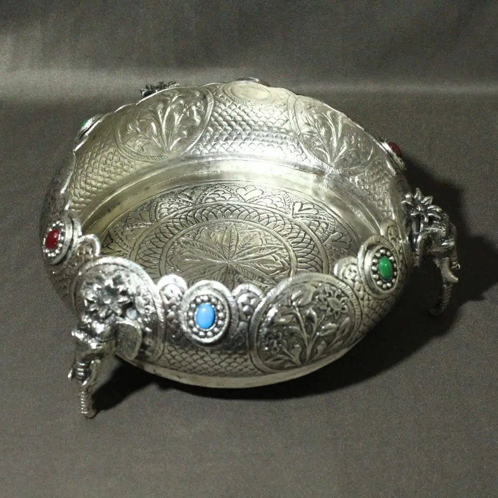 viharkriti Brass Elephant Urli 9 Inch img 4.webp