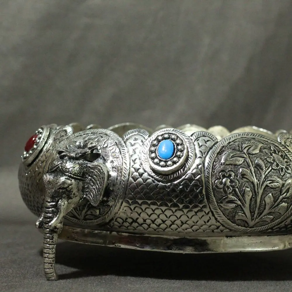 viharkriti Brass Elephant Urli 9 Inch img 3.webp