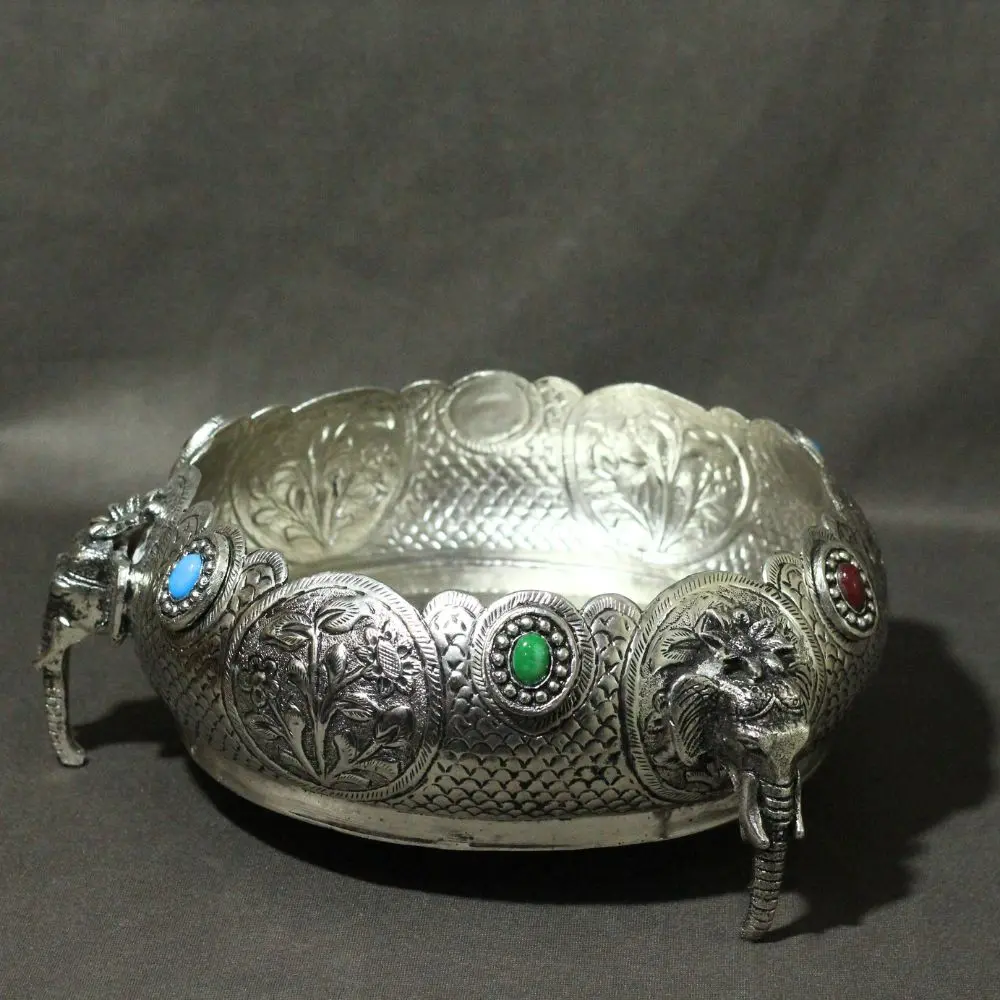 viharkriti Brass Elephant Urli 9 Inch img 5.webp
